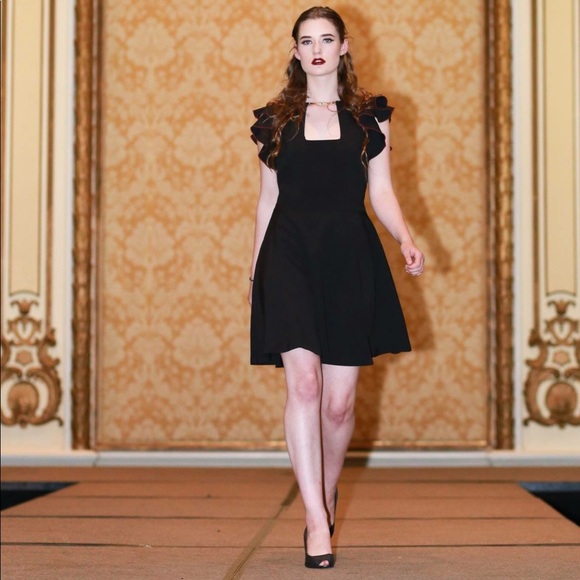 Meet your Posher, Katie - Picture 1 of 1